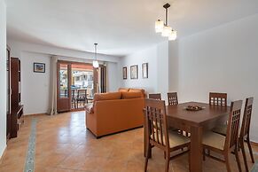 Family Oasis Near Golf & Beach