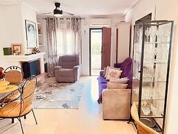 Flat Near Golf & Market