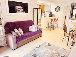 Flat Near Golf & Market