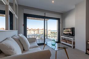 Beachfront Views and Poolside Stay