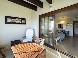 Beachfront Apartment With Pool
