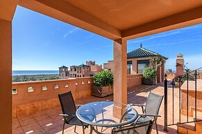 Beachfront Retreat With Jacuzzi