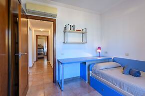 Sea-view Apartment With Pool
