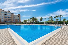 Beachfront Comfort With Terrace