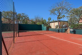 Golf & Riverside Apartment in Isla Canela