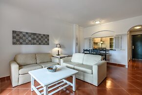 Golf & Riverside Apartment in Isla Canela