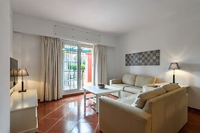 Golf & Riverside Apartment in Isla Canela