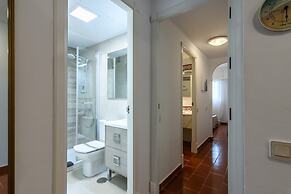 Golf & Riverside Apartment in Isla Canela