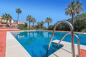 Golf & Riverside Apartment in Isla Canela