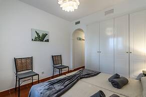 Golf & Riverside Apartment in Isla Canela