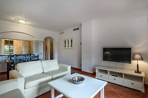 Golf & Riverside Apartment in Isla Canela
