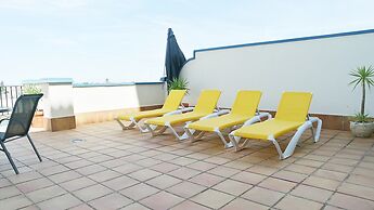 Family-friendly Stay by the Sea