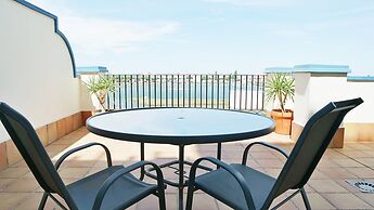 Family-friendly Stay by the Sea