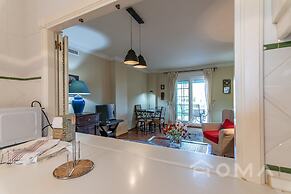 Family Poolside Apartment