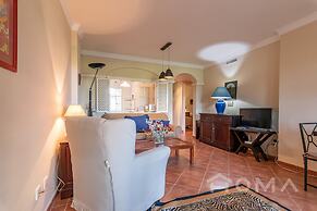 Family Poolside Apartment