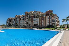 Apartment With Terrace and Pool Access