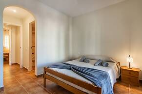 Apartment With Terrace and Pool Access