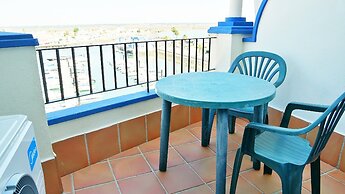 Apartment Near Shops and Sea