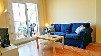 Apartment Near Shops and Sea