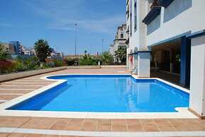 Apartment Near Shops and Sea