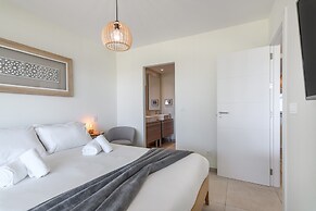 Seafront Apartment in Isla Canela