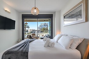Seafront Apartment in Isla Canela