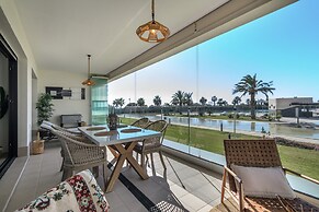 Seafront Apartment in Isla Canela