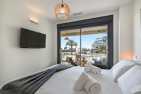 Seafront Apartment in Isla Canela
