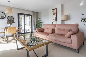 Family Retreat With Shared Pool