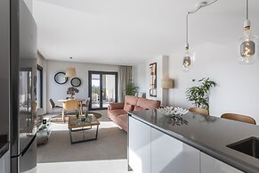 Family Retreat With Shared Pool