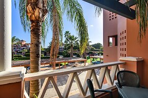 Family Apartment in Golfside Setting