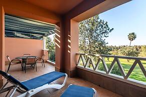 Family Apartment in Golfside Setting