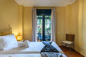 Family Apartment in Golfside Setting