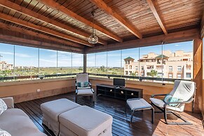 2-bedroom Apartment Near sea
