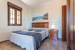 2-bedroom Apartment Near sea