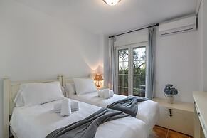 Golfside Apartment for 6 Guests