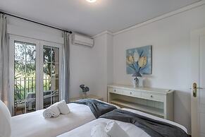 Golfside Apartment for 6 Guests