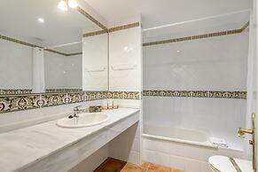 Golfside Apartment for 6 Guests