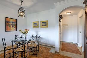 Golfside Apartment for 6 Guests