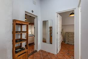 Elegant Riverside Escape Apartment