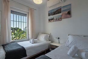 Spacious Chalet Close to the Beach
