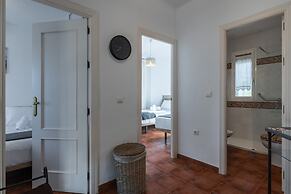 Spacious Chalet Close to the Beach
