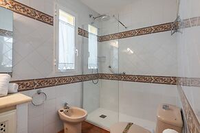 Spacious Chalet Close to the Beach