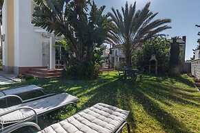 Spacious Chalet Close to the Beach