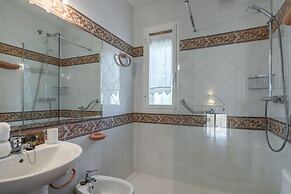Spacious Chalet Close to the Beach
