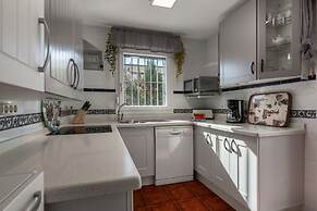 Spacious Chalet Close to the Beach