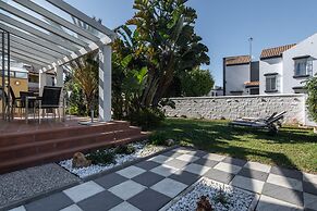 Spacious Chalet Close to the Beach