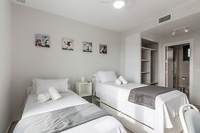 Isla Canela: Waterfront Family Oasis