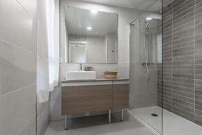 New Apartment With Sea Views