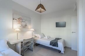 New Apartment With Sea Views